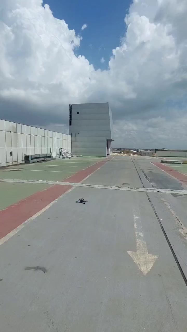 📦 المواصفات:
✅ درون 5 إنج جاهز
✅ فريم + محركات + ESC مستخدمات (بحالة جيدة)
✅ محركات EMAX 1806 2280KV قوية
✅ فلایت كنترول CC3D
✅ ريموت FlySky FS-i6X جديد
✅ رسيفر FS-IA6B جديد
✅ بطارية LiPo 4S 1500mAh 35C مستخدمة

📡 المدى:
🔹 مدى التحكم:  1 كم للى ١٥٠٠ كم تقريباً (حسب البيئة)

📌 ملاحظات:
🛠️ الدرون يعمل ويحتاج فقط كاميرا + VTX ليصبح FPV كامل
👍 مناسب للمبتدئين أو مشروع تطوير

💰 السعر:١٥٠ ألف (قابل للتفاوض)

📍 جاهز للفحص والتجربة
للجادين فقط
ملاحظه /الريمونت كونترول ١٠ جنل 
FS-I6X جديد كارتون


**إذا كنت صاحب هذا الإعلان وتريد حذفه لأي سبب، رجاءا أرسل رسالة إلى الدعم الفني**