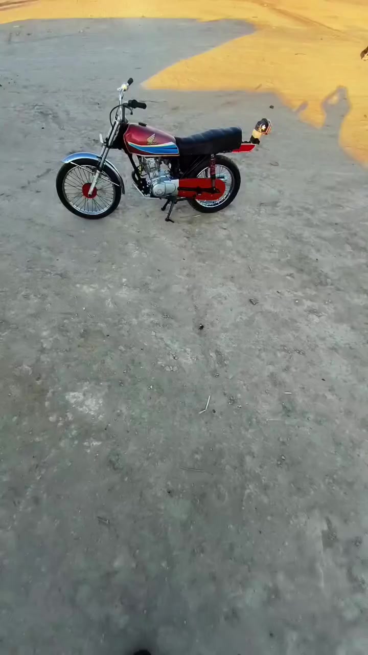 سلام عليكم دراجه البيع شاصي ارشه مديل 15 تعمير 23محرك فيلس وراق صولي 4وراق سعر 650 وبيه مجال بصيط  رجائن المو شراي لا يراسل والحد يطي سعر من يمه التصال ***********مكاني رميثه ناحيت الهلال تحياتي 🫡
