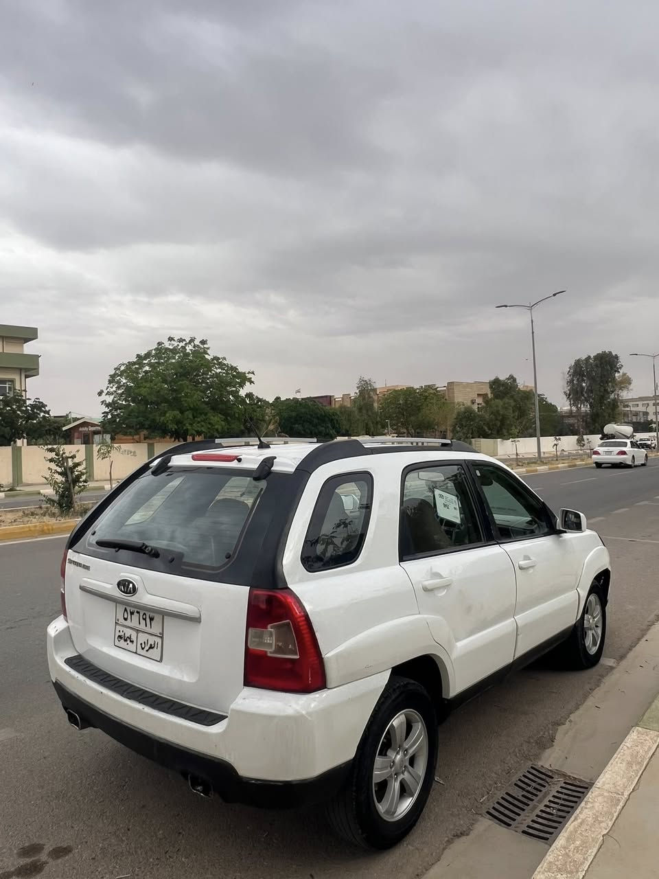 بەناوی خوای گەورە
بۆ فرۆشتن کیا سپۆرتج 2010
گئڕ و مەکینە و تەبرید بەشەرت ..
***********

