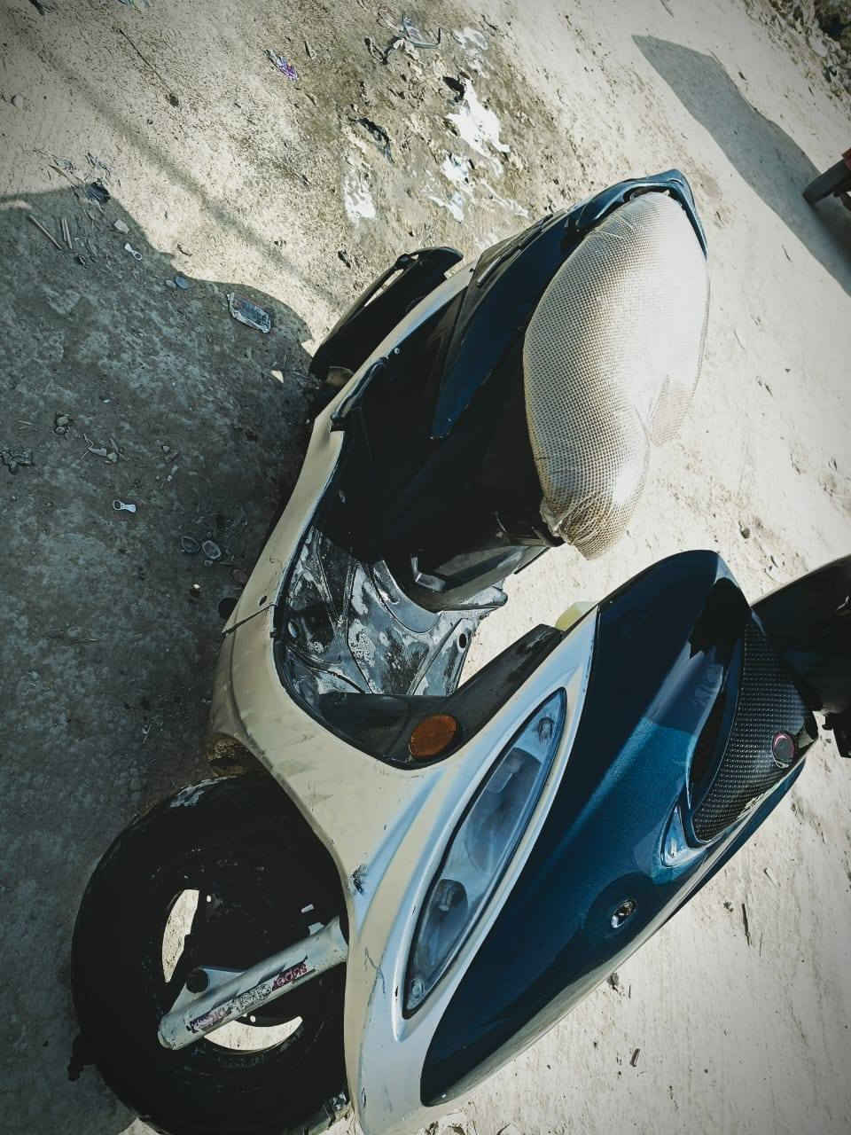 سلام عليكم دراجة لبيع كامكو في ون شكل قديم دراجه نضيفه كهربايات كله شغاله من الطول لطول دراجه نوزل فيت بم المكان الرفاعي السعر مناسب ٣٠٠وبيه مجال الرقم ‎0789 293 0554
