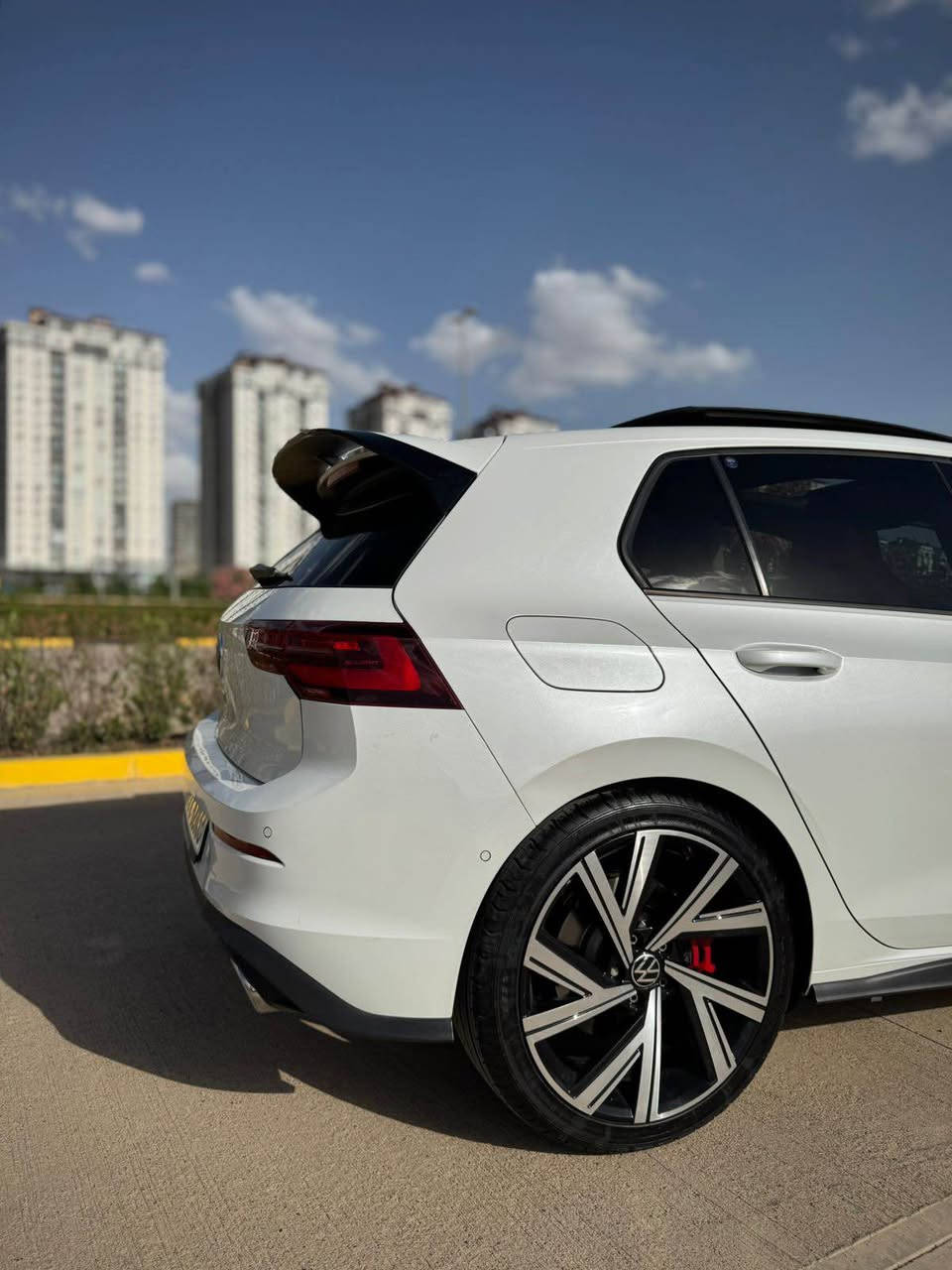 Golf GTi 2022
Clup sport
فول مواسەفات 
مواسەفاتی کڵەپ سپۆرتە
مواسەفاتی گۆڵف R
پانۆراما
کوشن جلد و خەزن و هیتەر
دەبۆ و فلنجە گەورە R
شاشە گەورە
حاسە ٣٦٠
کامیرە
سەماعەو ئیمپیفایەر بیلاد
دەبڵ عەدەسە 
کلین تایتڵ
بی دەعم و بی بۆیاخ 
٧٦مایل ڕۆشتوە
٢٤٣$ مەجالیکی کەم
*********** السليمانية, العراق
