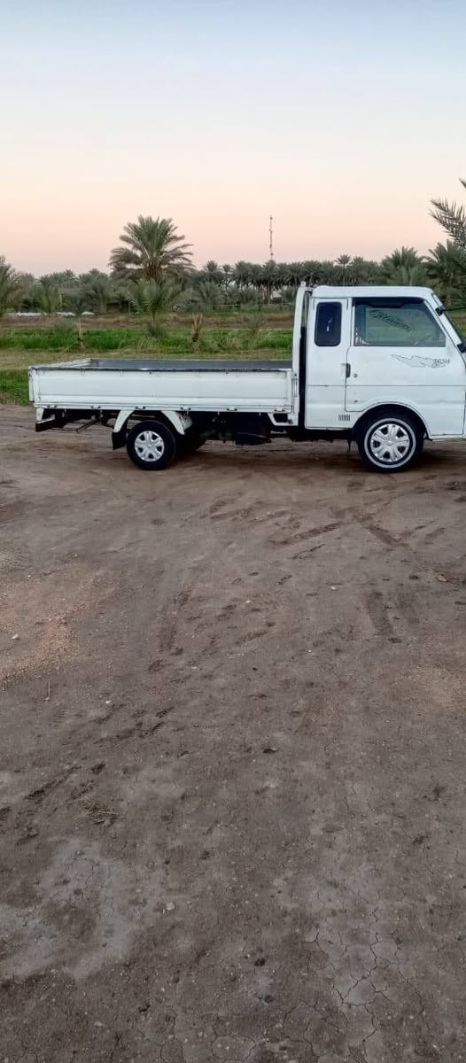 كيه بنكو موديل 1996 السياره خير من الله. كير ومحرك وحداديه مكفولات. رقم انكليزي بسمي والسنويه ال2030
مكان السياره بابل. سده الهنديه. ***********.
