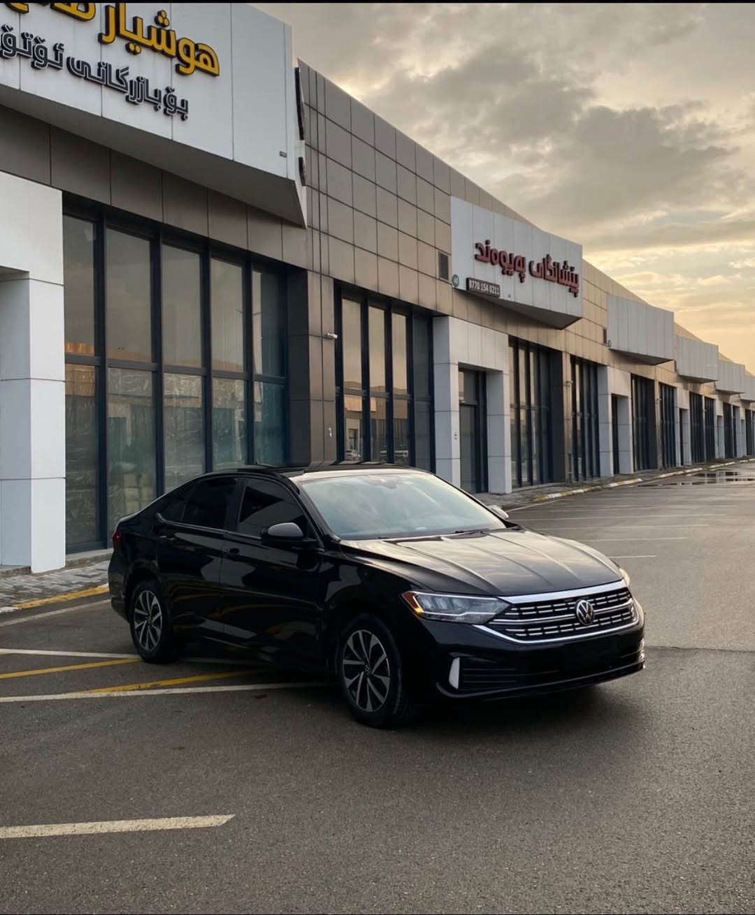 volkswagen jetta 2024 S sport 

جیتای ٢٠٢٤ مواسەفات s ڕەشی قەتران گێڕ ئۆتۆماتیک 

سەیارەکە تەنیا ٢ پارچەی بۆیاخە بێ ناوگرتن ،  
کاتی نەشکاوە 3 مانگی لەگەڵە ... 
مواسەفات ...
 گێچ ئەلکترۆنی , کامل لید و زینۆن ، شاشە، کامێرا ،کامل ڕادار ... زۆر مواسەفاتی تر

نرخی 130 گەڵاو مەجالێ کەم ... 

***********
*********** السليمانية, العراق
