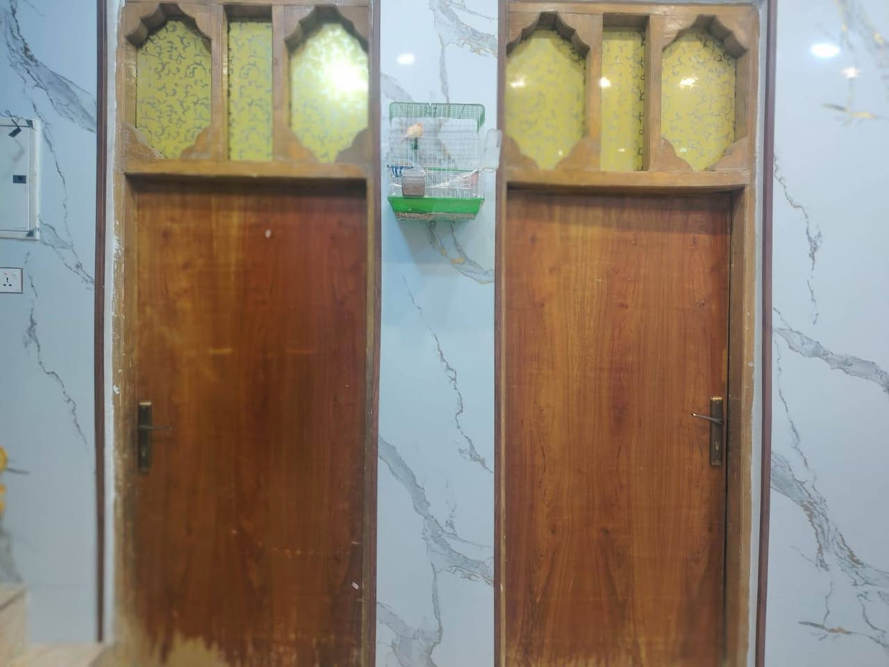 سلام عليكم دار لبيع ١٤٠ متر مربع قاط ونص يحتوي على أربع غرف  المكان حي رحمه الكشاشيه الاستفسار الاتصال ***********
