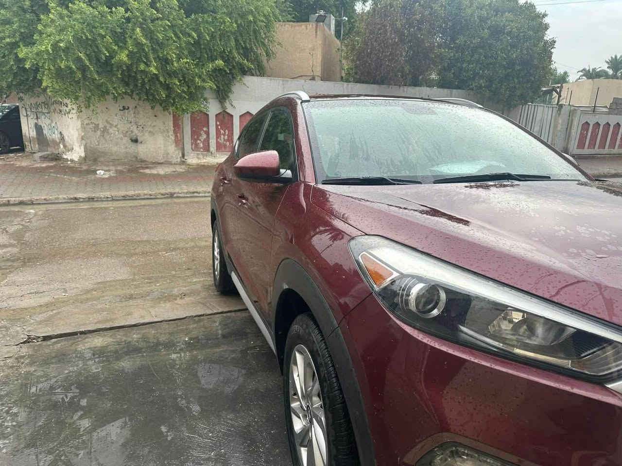 توسان واردي امريكي للبيع
رقم بغداد تحويل ثاني يوم.. 
مواصفات نص فول معروفه 
.تحكم سترين 
.شاشه جبيره 
.كامره خلفيه 
.كشن تحكم كهربائي
. مثبت سرعه 
وبعد بيها مواصفات
كير ومحرك مكفولات 
سياره نظيفه حادثها جنطه وجاملغ خلفي موجود سونار بصوره والباقي مكفول 
مكانها بغداد عامريه 
الشراي يتصل
 *********** واتساب
