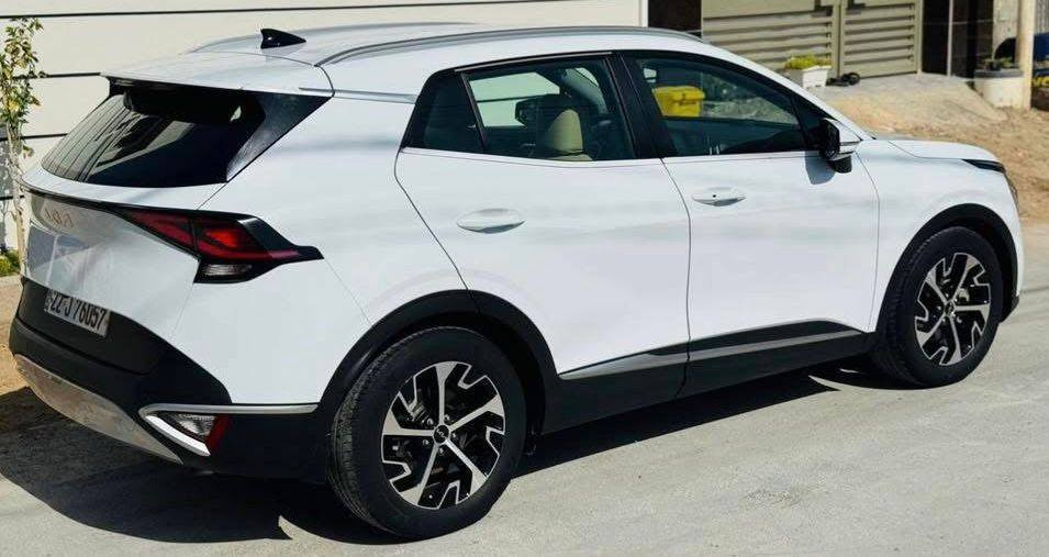 سبورتج 2023 رقم اربيل ماشيه 36 الف  بسمي مكانه بغداد مكفوله مواصفاته بصمه تشغيل اربع انضمة قياده حساسات رادار  سياره بيه طخه موضحه بصور نظيفة جدا رايده 220 ورقه وبيه مجال شي بسيط مكانه بغداد شراي يتصل ***********
