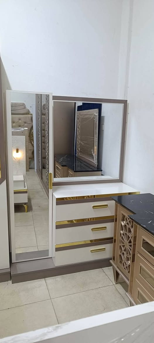 السلام عليكم .غرفة نوم تركية نفرين 7.قطع مستخدمه نضافته 100/-100-العنوان حي البكر .قرب محطة ايلاف.التواصل عبر الارقام التاليه فقط..
***********
‏‪0775 855 3083‬‏
***********
