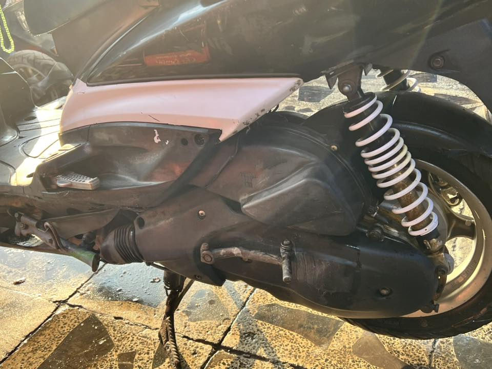 سكنس فحل نوزل دراجه للبيع مابيه شي شغاله سلف هندر الشكلمثل ما موضح بلتصوير شراي خابر ***********
سعر 350 الف
