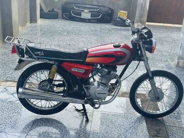 دراجه  ايراني  ادوات ادوات مكفوله عشاير
(مكينه  انتنس)
دراجه كامله مكمله
كهربائيات كلها شغاله
عينه
مكاني قضاء المدينه سعر ٤٢٥ وبيها للشراي (***********) وتساب
 اتصال  ***********
