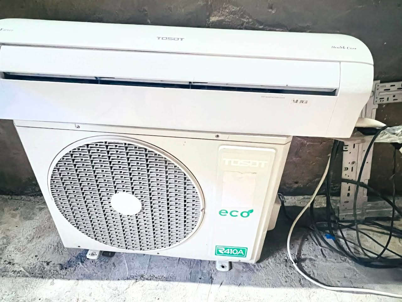 البيع سبلت توسوت  غاز 410 طنين كامل ملاحقاته يحتاجله فقط غاز عل الفحص البيع سعره 275  موجود في الشعله ***********
