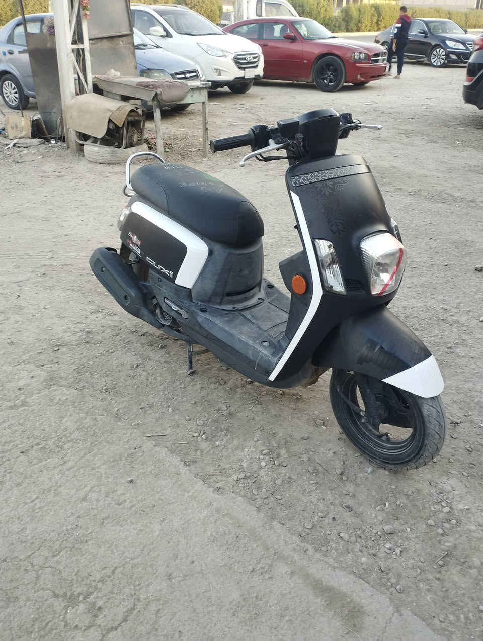 دراجه بوليس للبيع شغاله كلشي صاله خمس اشهر من طالعه من الرمبه  الون اسود طافي معدل وشلعه فول للاستفسار عل الرقم ***********
