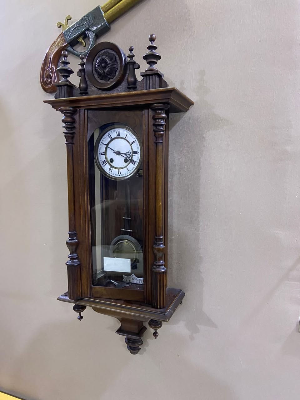 الى عشاق الفخامة … ساعة حائط قديمة جدا خشب زان الماني تعمل عالمفتاح بدق جرس كل نص ساعة وساعة ماكنة نحاس مختومة نخب ولا غلطة ارتفاع حوالي 90 سم تعمل بكفاءة عالية جدا المعني فقط التواصل خاص او عالرقم 0796195550 متوفر فيديو للشرا ومتوفر خدمة توصيل 🚚 ،،،،،،


**إذا كنت صاحب هذا الإعلان وتريد حذفه لأي سبب، رجاءا أرسل رسالة إلى الدعم الفني**