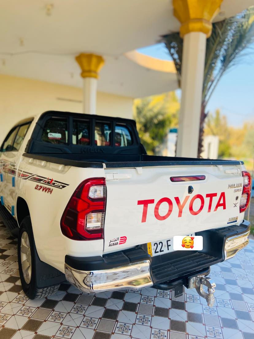 السلام عليكم 
للبيع هايلوكس فورويل 2024 كفاله عامه من الصبغ والتبديل بيها شبر بارد يم قبق البانزين فقط  سياره جديده ونضيفه استخدام شخصي ماشيه 47 الف دوشمه كامله فول مواصفات تبريد قطعتين رقم أربيل دولي الجديد باسم كردي تريد وكاله تريد تحويل سياره جديده وجاهزه على وضع الشركه مال جناي المكان واسط الزبيديه للاستفسار ***********
