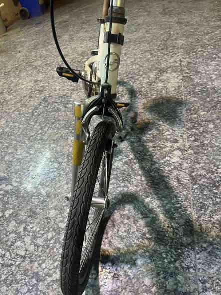 بايسكل فافون  طباكي اصلي نادر ماكو منه بالسوك. سنگل ماشه  اصلي اصلي  وكلشي ما مبدل بي لا ماشا ولا سترين ولا ويلات ولا شي كله اصلي ويلات باله اصليات حجم البايسكل 20  الباسكل نضيف بس شوي متروك و ما بي اي عطل خالي من اي عطل جديد اصلي مستخدم فتره قليله كلش  فافون اصلييي نادررر و البايسكل يتحمل وزن 200k. خزينه اصليه ،  فريول اصلي جديد ،زنجيل جديد  ، بريكات فحم امامي و خلفي ، يدات الابريك اصليات حديد ، الاستير باله اصلي كلشي بي باله و اصلي و نوعين فاخره السعر 75 وبي مجال 
المنطقه البصره المعقل دور الهنديه 
للستفسار ***********
