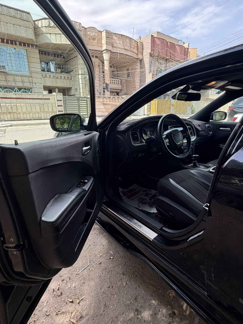السلام عليكم جارجر موديل 2017 رقم ذي قار السعر 170 و بيها مجال  بسمي مشروع وطني بسمي تحويل مباشر مكينة 6 سلندر كير مكينة كفالة سياره داخلين كلين بلعراق بيها جاملغ خلفي فقط باقي سياره كفالة حته من البارد اي نقص ما بيها 
كشن كهرباء شاشا جبيرة تفاصل داخل المنشور مكان السياره بغداد حي اور الاستفسار ***********
