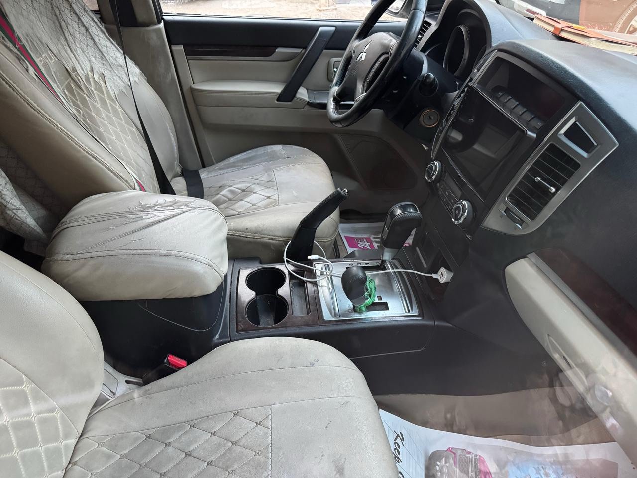 السلام عليكم 
باجيرو خليجي
موديل 2018 سلايت شاشة مكينة 3500
مكاني بغدادزيونه 