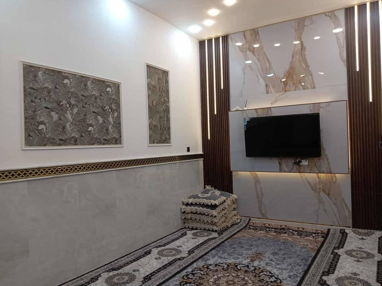 بيت للبيع في منطقه حجي حسن الثانيه المساحه 100 متر طولاني ***********
