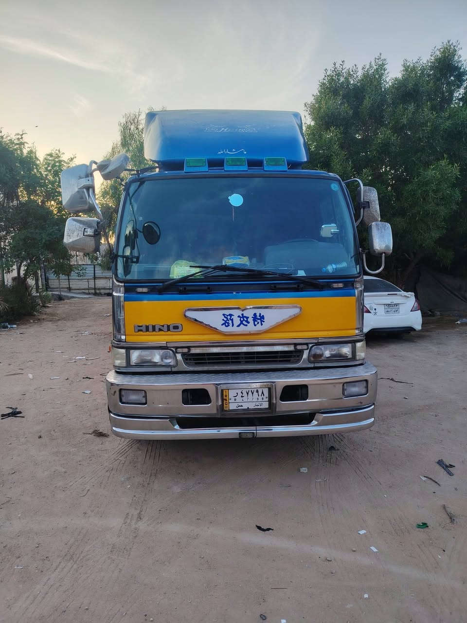 مكفوله حتئ من البرغي وكلشي بيها حاويه  للبيع ***********
