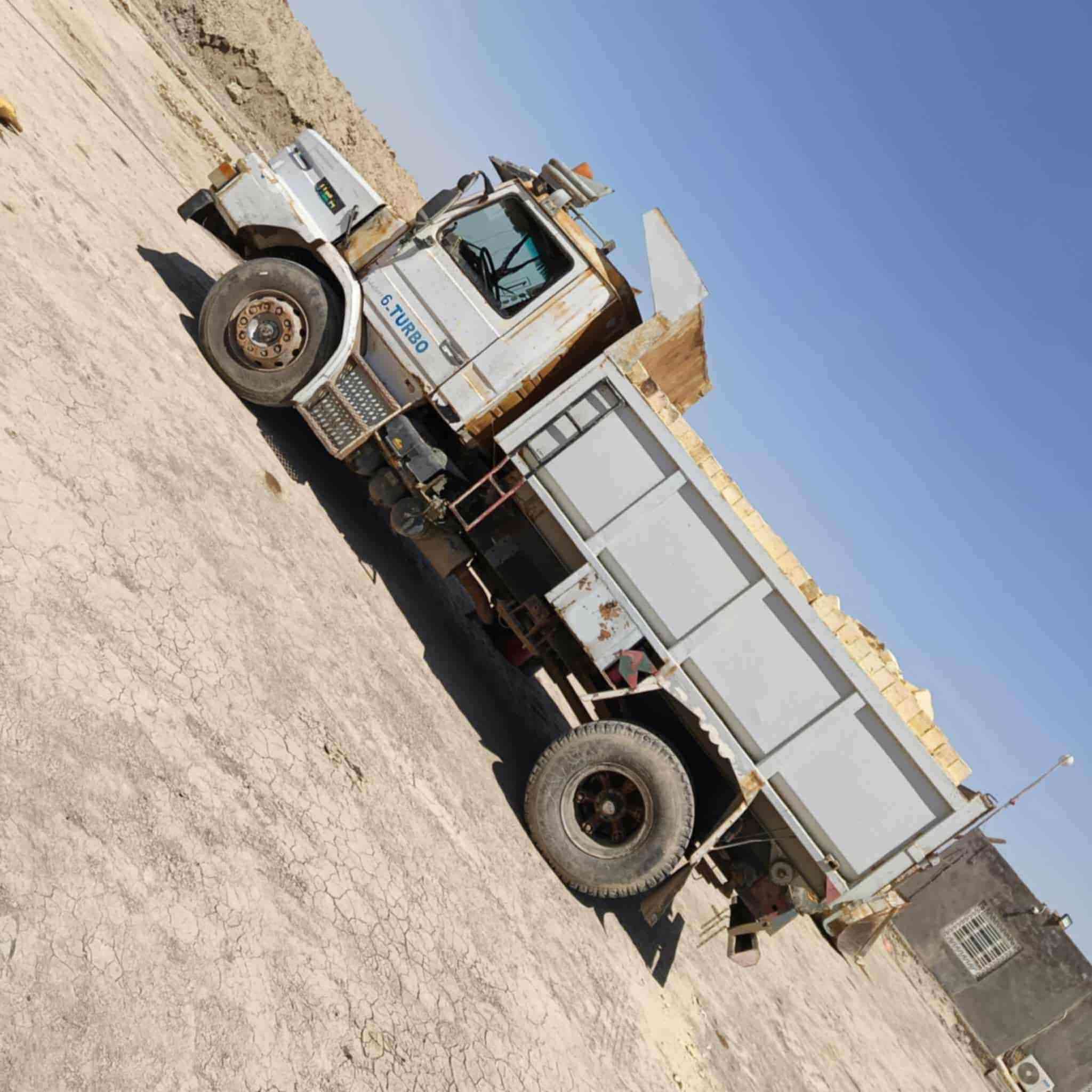 السلام عليكم
سكانيه للبيع موديل89 السياره نظيفه وجاهزه كير خمسه بخمسه مكينه 12ونص سوبر اكسن ملاكم بلادي كلاب 
للاستفسار والاتصال ***********
