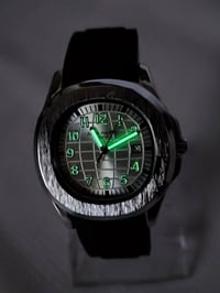 ساعة يد • للبيع