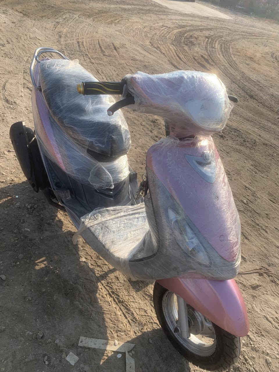 السلام عليكم دراجه ماكس  منغولي  كفاله عامه دراجه كلش نظيفه دراجه شغاله كلها  شلعه معدل  نصبه   دراجه بلاديه كلها مثل ما موضح. بالصوره سعر ٧٠٠. بيها مجال للاستفسار ع رقم ***********
