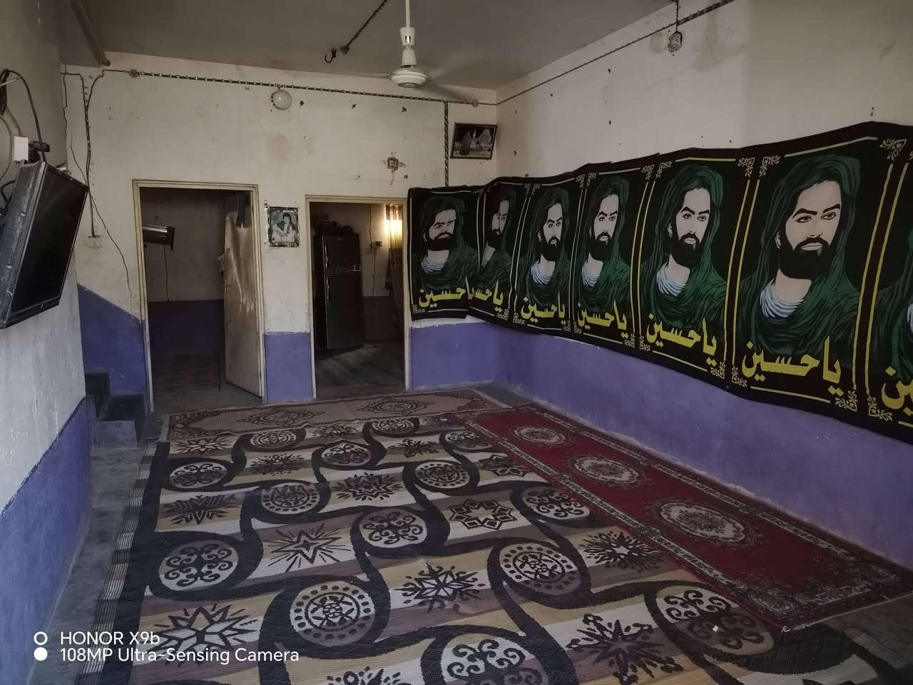 السلام عليكم ورحمة الله ♥البيت للبيع مساح 750متر  يصلح حسينه مكانه كلش حلو  
بناء قديم غرفة 2

صاله ومطبخ وتخاريج 

وستقبال بناء بلوك سكف عكاده  

 عقد  زراعي مشمول بل تطويب نفق مسان 

على شارع العام مباشر شارع الزوار 

شارع الكنطره قرب متنزه جنات الكوفه عامود 37  الاستفسار اكثر الاتصل على رقم السعر خاص  السعرمناسب 

 ***********

