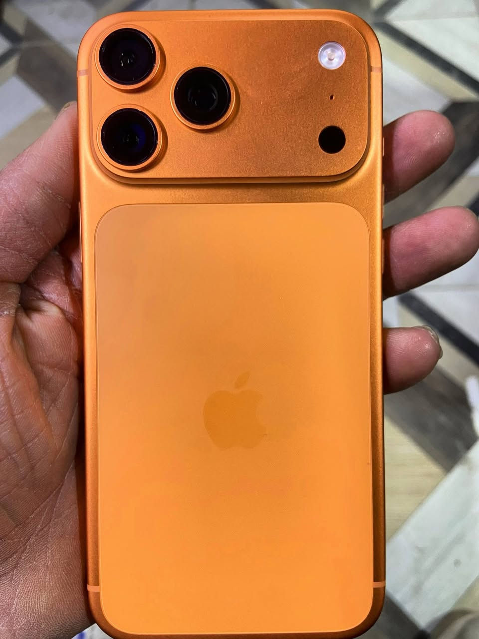 السلام عليكم

 ايفوان 17 برو MAX

 شريحه  لون برتقالي المميز الجهاز جديد 
بعدها داخل الضمان ينتهي 2026/11/16  
الجهاز كامل محلقات وياه مصار سبوع من اخذته
ذكره /512.
 وبطارية/🔋 100 
العنوان / بابل الحصوه 📍
السعر / خاص 
الرقم/📞 *********** وبي وتساب
