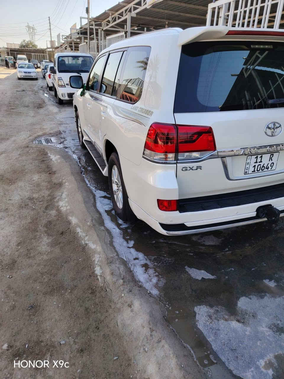 السلام عليكم 

لاندكروز موديل 17 فول مواصفات رقم بغداد انكليزي تخم تاير  لايت زنون فتحه سقفيه مري شفط تشغيل عن بعد كشن كهربائي كامرات محيطيه حساسات اماميه وخلفيه وباقي المواصفات معروفه للستفسار اتصل على الرقم ***********أو‏‪***********‬‏
مكان السيارة بابل مشروع المسيب
