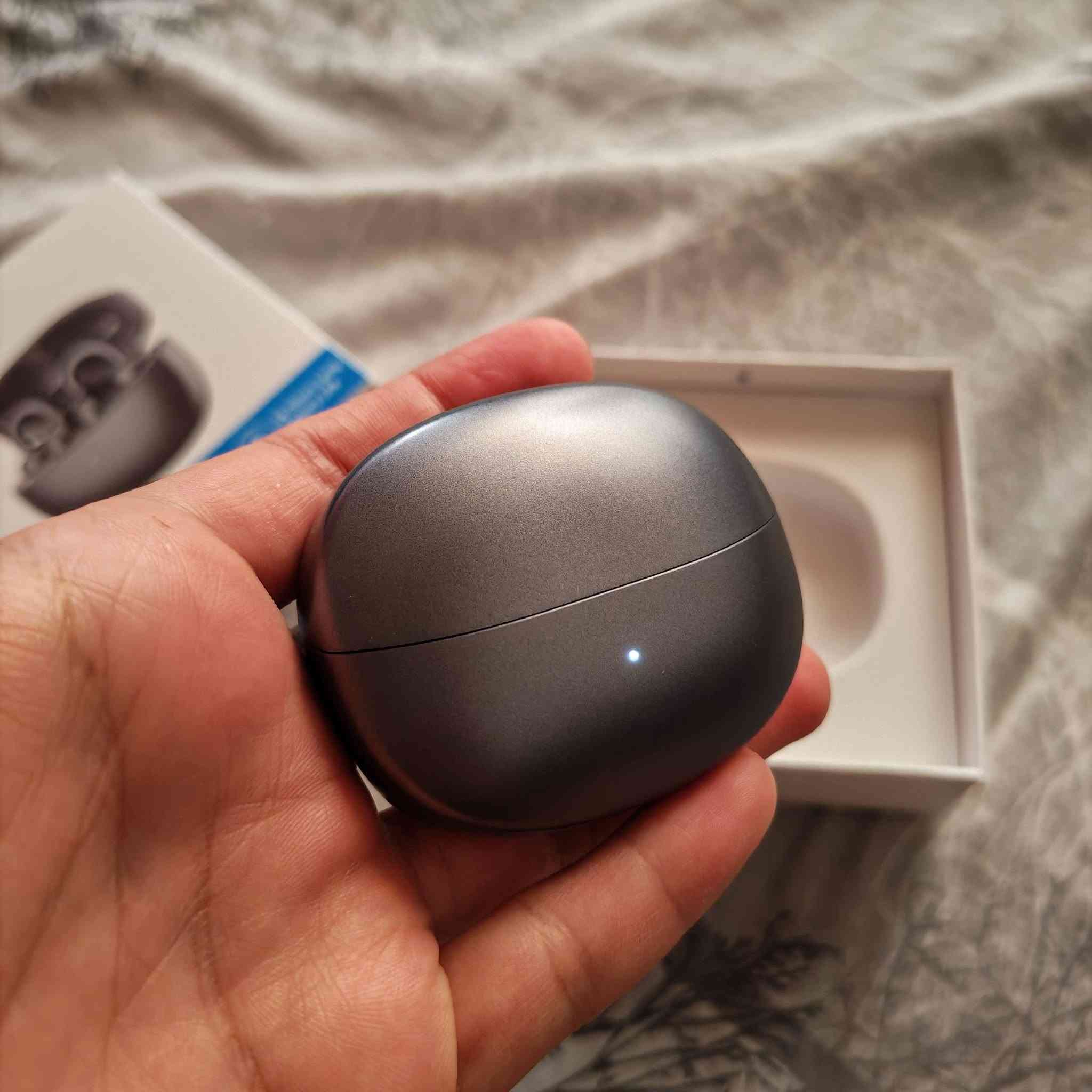 🎧 Honor Choice Earbuds Clip
- مستخدمة استخدام نظيف جدًا.
- كاملة مع العلبة الأصلية.
- شرط الفحص.
- التوصيل متوفر إلى جميع محافظات العراق.
- قطعة واحدة فقط.

💰 السعر: حط سعرك بما يرضي الله.
راسلني هنا على الواتساب اذا تريدها 
***********
