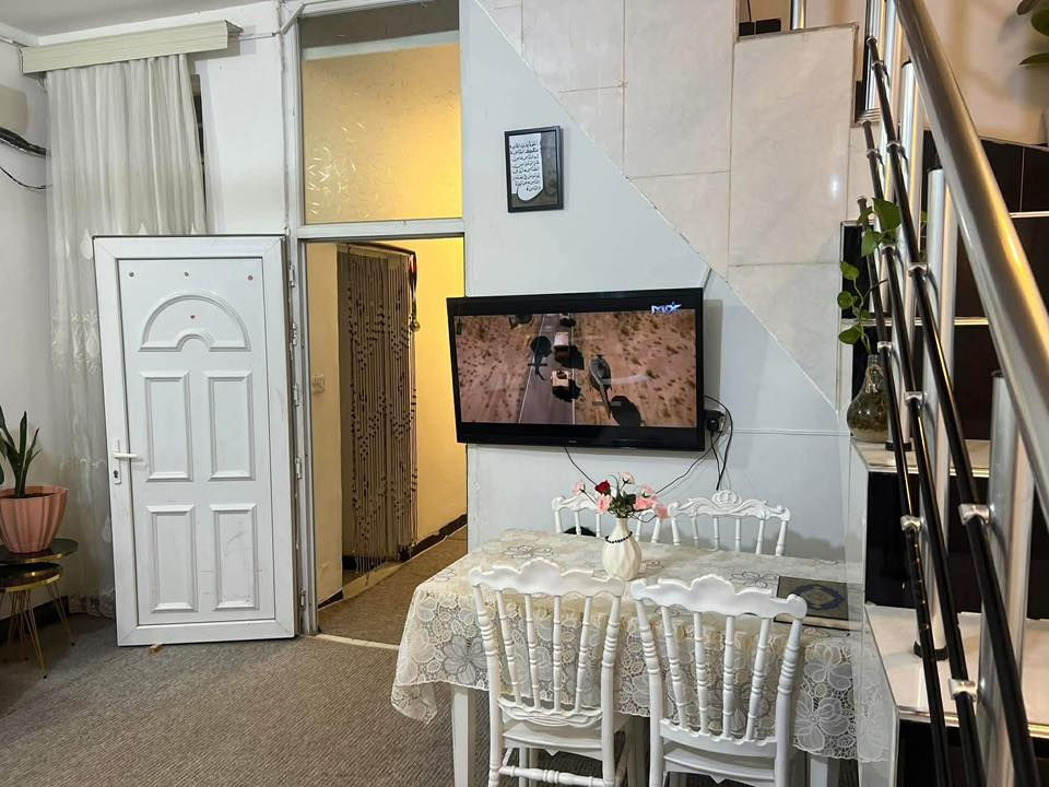 📍 العنوان: توله فروش – مقابل معمل النسيج / فرع دلسوز بزاز
🏠 للبيع – مشتمل زراعي (طابق ونص)
📐 المساحة: 100 متر

🔹 التفاصيل:
• الطابق الأرضي: استقبال + هول داخلي + مطبخ + صحيات
(المطبخ والممر الداخلي والصحيات بسقف ثانوي)
• الطابق الثاني: بيتونة + غرفة نوم

💰 السعر: 52 مليون (قابل للتفاوض)

📞 للتواصل: ***********
