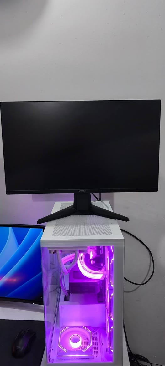 السلام عليكم
شاشة Msi حجم 25 للبيع استخدام خفيف ما العب قليل غالبًا اباوع افلام ومسلسلات

المواصفات 

FHD / 180hz / 1ms / Raped IPS

رقم الموديل اذا تحب تبحث عنها 

G255F

السعر 150 وبيها مجال مكاني بغداد شهداء البياع ماعندي توصيل

اذا تحب تتصل 

***********

واتساب

***********
