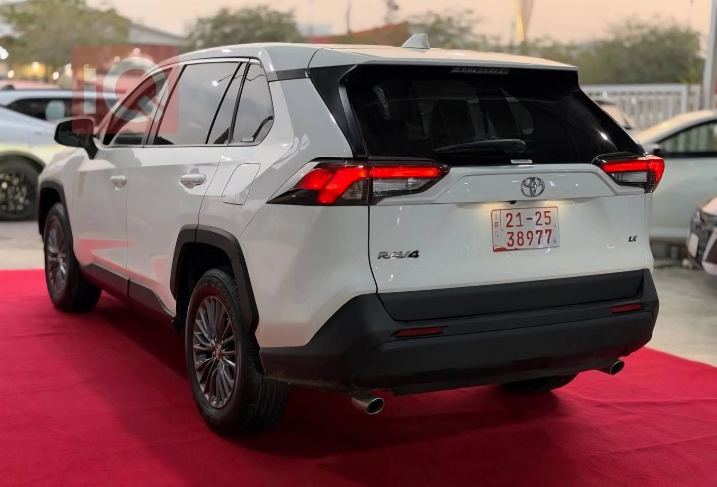 راف فور
موديل 2025..ماشي 2 الف..
موصفات LE..بجم كبس..
حادثها جامرلغ وباب..
موجود بكركوك..225$..
***********
