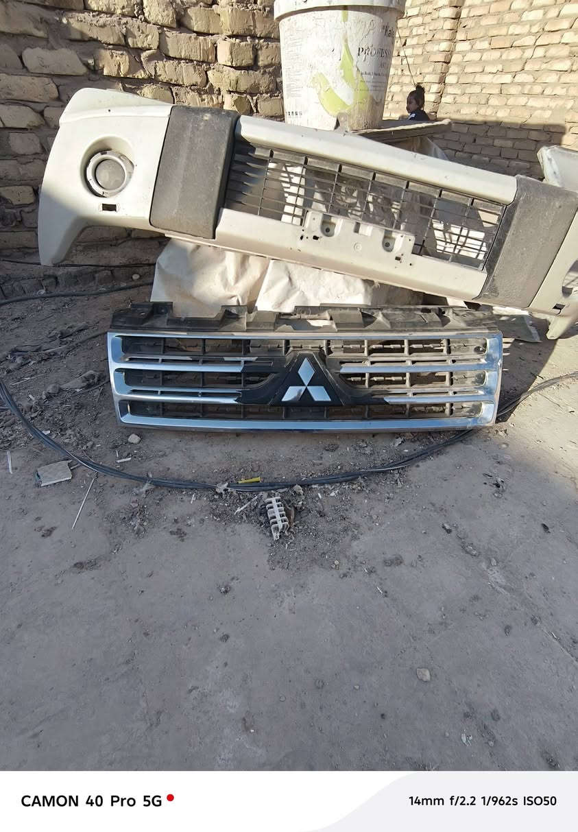 السلام عليكم دعامية  جديدة بيه حادث صفحة وحدة والباقي كلشي مابية جديدة أصلية مو تجاري مع شباج جديد موديل ٢٠١٠ شاشة مع عداد وكفر الدشبول الأصلي  السعر ٣٠٠ وبيهن مجال قليل
***********
