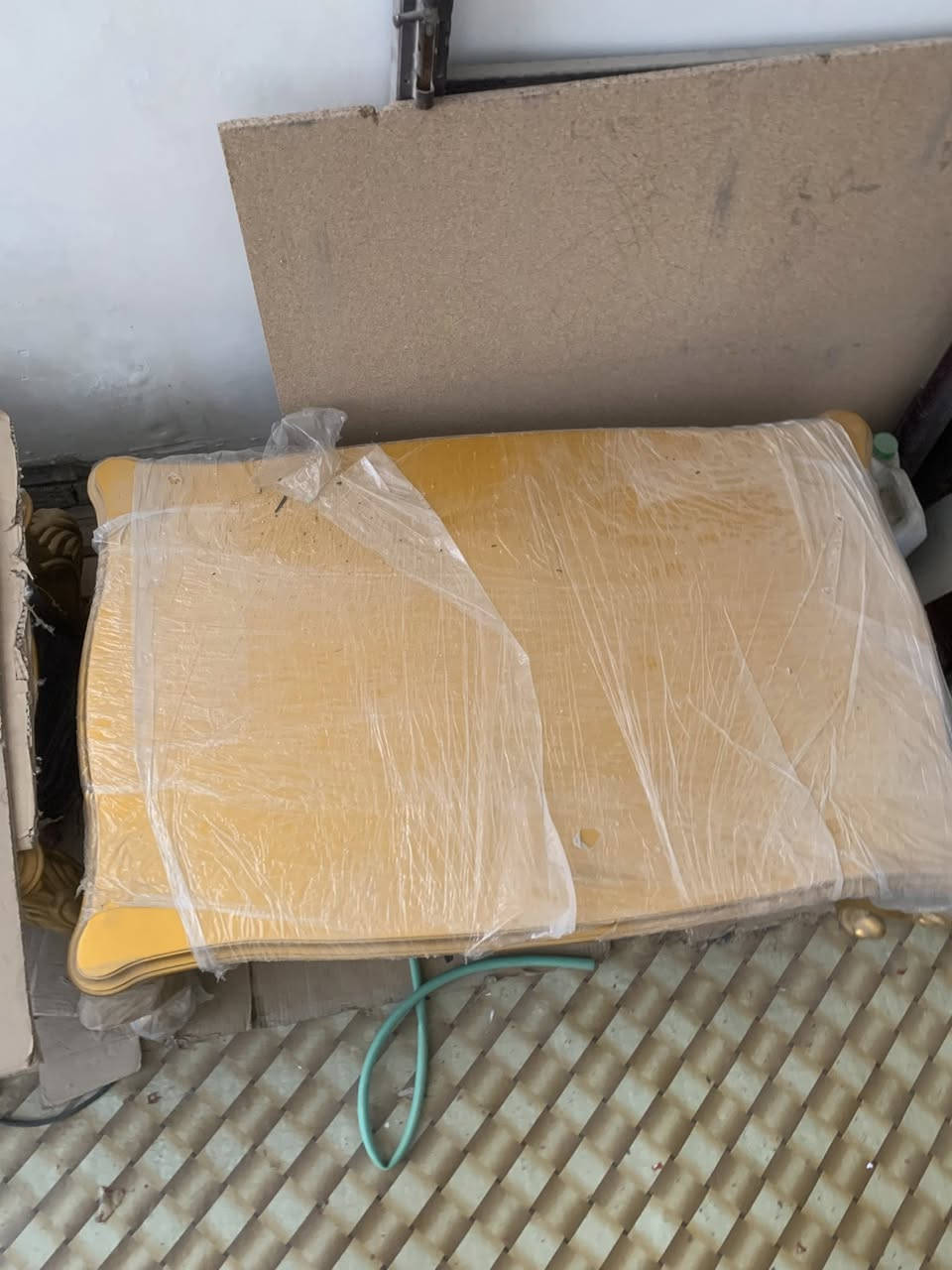 غراض للبيع
جرباية ام النفر حديد 
جرباية طابقين حديد 
طبلات خشب 3 و 1كبيرة 
بلي ستيشن 2 مع كامل ملحقاته 
للاستفسار : الاتصال على رقم الهاتف 📞 
***********
