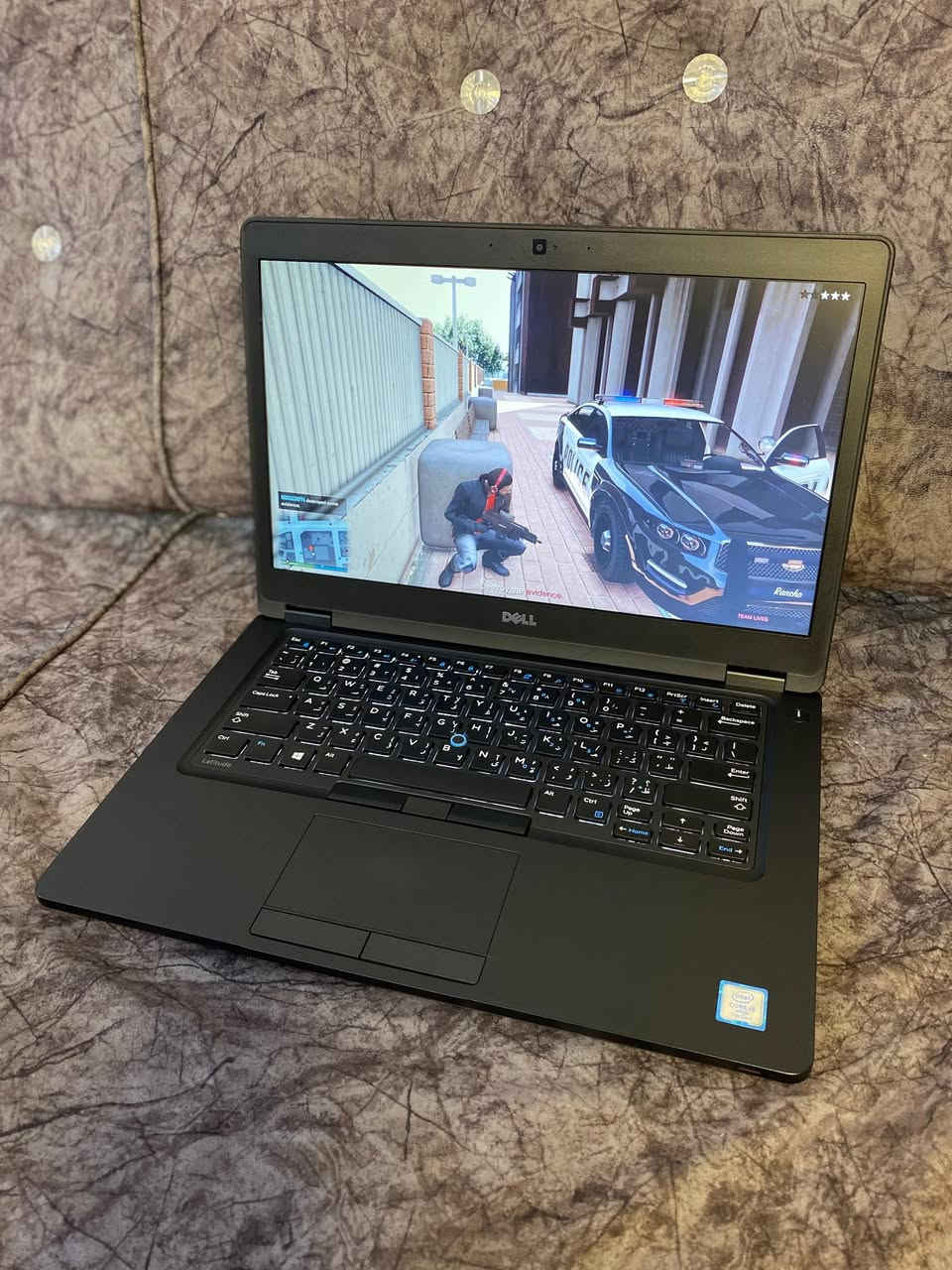 السلام عليكم شباب لابتوب ديل مواصفات راقية استخدام شخصي نظيف كلش مستخدم شهر واحد بعده بالكارتونة للبيع بسعر مناسب 235 ألف أقوى لابتوب ممكن تحصله بهالسعر يشغل كل شي اللابتوب مكفول عالفحص من كل النواحي تفحصه يلا تدفع حقه

مشغل عليه كل أنواع الألعاب مثل GTA 5 وببجي وكول اوف ديوتي وباتلفيلد وبيس وغيرهن من الألعاب القوية

ومشغل عليه كل أنواع برامج الهندسة مثل الاوتوكاد والماتلاب والآردوينو وبرامج التصميم مثل الفوتوشوب والاليستريتور وبرامج المونتاج مثل البريمر برو والسوني فيغاس وبرامج الطباعة مثل الادوبي ريدر والاوفيس والوورد والاكسل والبور بوينت وكل تطبيقات مواقع التواصل الإجتماعي وغيرهن من البرامج القوية

مواصفات اللابتوب:
النظام ويندوز 11 برو 64 بت (مفعل مدى الحياة) بأحدث التعريفات والبرامج والألعاب
المعالج قوي جداً الجيل السادس CORE i5 بسرعة عالية 2.50 GHz
الهارد 256GB SSD اسرع واحدث نوع
الرام 8GB سريع جداً نوع DDR4
كارت شاشة انتل 4GB نوع عالي الاداء
حجم الشاشة 14.1" إنش فول HD دقة عالية جداً
الشاشة قابلة للفتح 180° درجة
يحتوي على بلوتوث + وايفاي
يحتوي على كاميرا امامية
يستقبل سيم كارت ورام
بطارية ممتازة تشغيل مستمر حوالي 3 ساعات
بي كل أنواع المنافذ: 3 منافذ USB ومنفذ تايب سي ومنفذ HDMI ومنفذ VGA ومنفذ LAN ومنفذ هيدفون

ملحقات اللابتوب شاحنته الأصلية 65W واط والكارتونة


**إذا كنت صاحب هذا الإعلان وتريد حذفه لأي سبب، رجاءا أرسل رسالة إلى الدعم الفني**