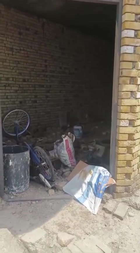 سلام عليكم بيت مكون من غرفتين وصاله وستقبال ومطبخ
استفسار ***********

