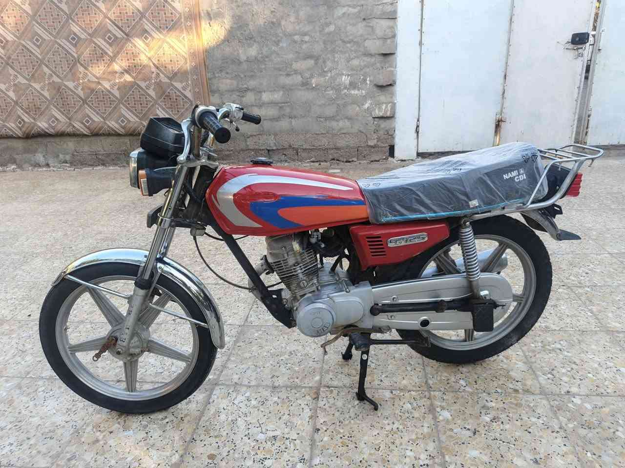 السلام عليكم شباب دراجه ايراني ٤ كير خير من الله  اوراق اسعر 700 وبيه مجال بصيط مكاني ميسان قضاءالكحلاء
***********
