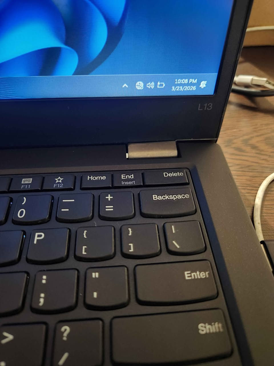 السلام عليكم 
لابتوب Lenovo ThinkPad L13
Core i5 جيل عاشر 
نظافة عالية
رام 8
Ssd 256 nvme 
بطارية 5 ساعات
شاشة 13.5 FHD
Super slim
شاحن تايب سي 
مناسب لجميع الاستخدامات 
السعر 290 الف
ضمان شهر  
موجود توصيل للمحافظات أربيل, العراق


**إذا كنت صاحب هذا الإعلان وتريد حذفه لأي سبب، رجاءا أرسل رسالة إلى الدعم الفني**