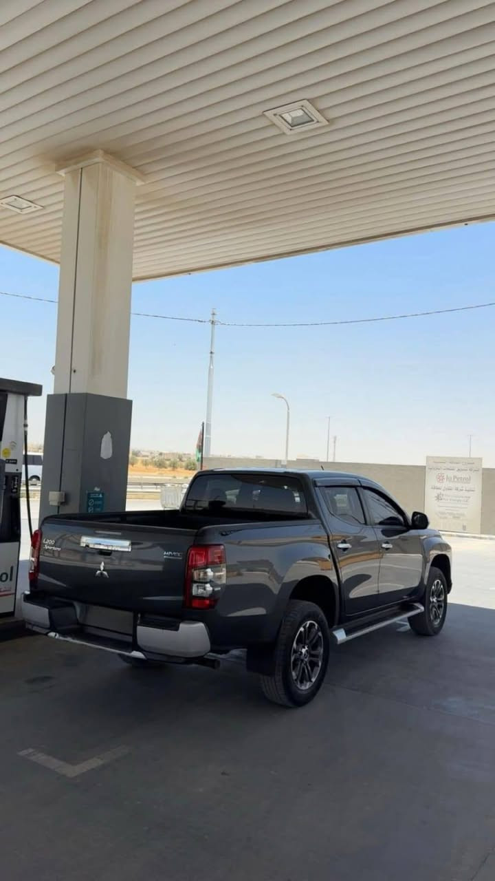 دفعه 3500
بكم ميستوبيشي 1200 سبيرتيرو2022  

فحص كامل 7 جيد

  178 حصان
0781336086
ترخيص سنة كاملة ممشى قليل 120 الف فقط

دفع رباعي دفلوك  • جير اتوماتيك - توبترونك• فرش جلد
• شاشة لمس • كاميرا خلفية • كرسي السائق
كهرباء
• بصمة تشغيل • نظام الدخول من غير مفتاح
• اضوية زينون / ليد • تكييف مركزي
• فتحات تكييف خلفي لمتيد
• مري طوي كهرباء
• مكيف لمس • غيارات عالستيرنج - جير شفتر
• تحكم ستيرنج • مثبت سرعة
• مانع انزلاق • وسائد هوائية
• دعاسات جانيبة • زجاج كهرباء بور ستيرنج
• جنط 18 الأصلي
• سنترلوك• زجاج خلفي ملون اصلي
differential k, ال ال اي
• USB - AUX - Bluetooth
• خاصية التحكم الصوتي من خلال المقود Voice
Command
• نظام الفرامل المانعة للانزلاق ABS •
• .إضافات اخرى
• للاستفسار 0781336086 عمان, محافظة عمان


**إذا كنت صاحب هذا الإعلان وتريد حذفه لأي سبب، رجاءا أرسل رسالة إلى الدعم الفني**