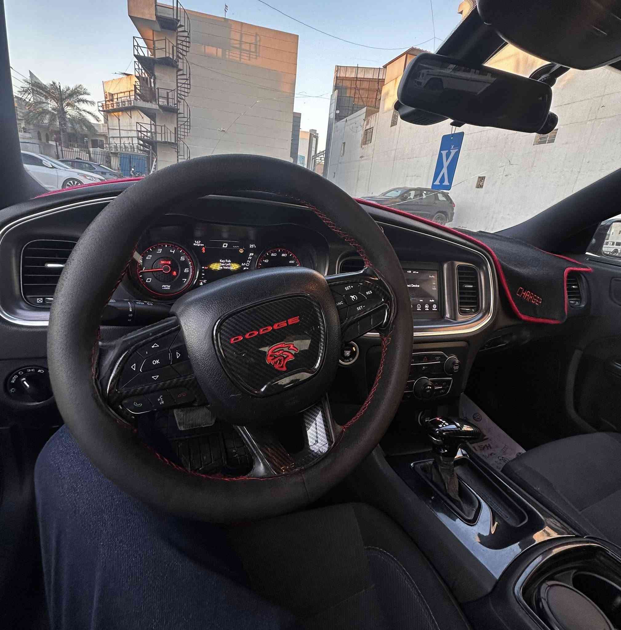 السلام عليكم
دوج جارجر 2017 وارد امريكي
محرك 3600
تفاصيل السيارة + السونار + صور الحادث موجودة بلمنشور
السيارة ماشية 110mi
سعر السيارة 175 و بيها مجال
رقم الهاتف ***********
