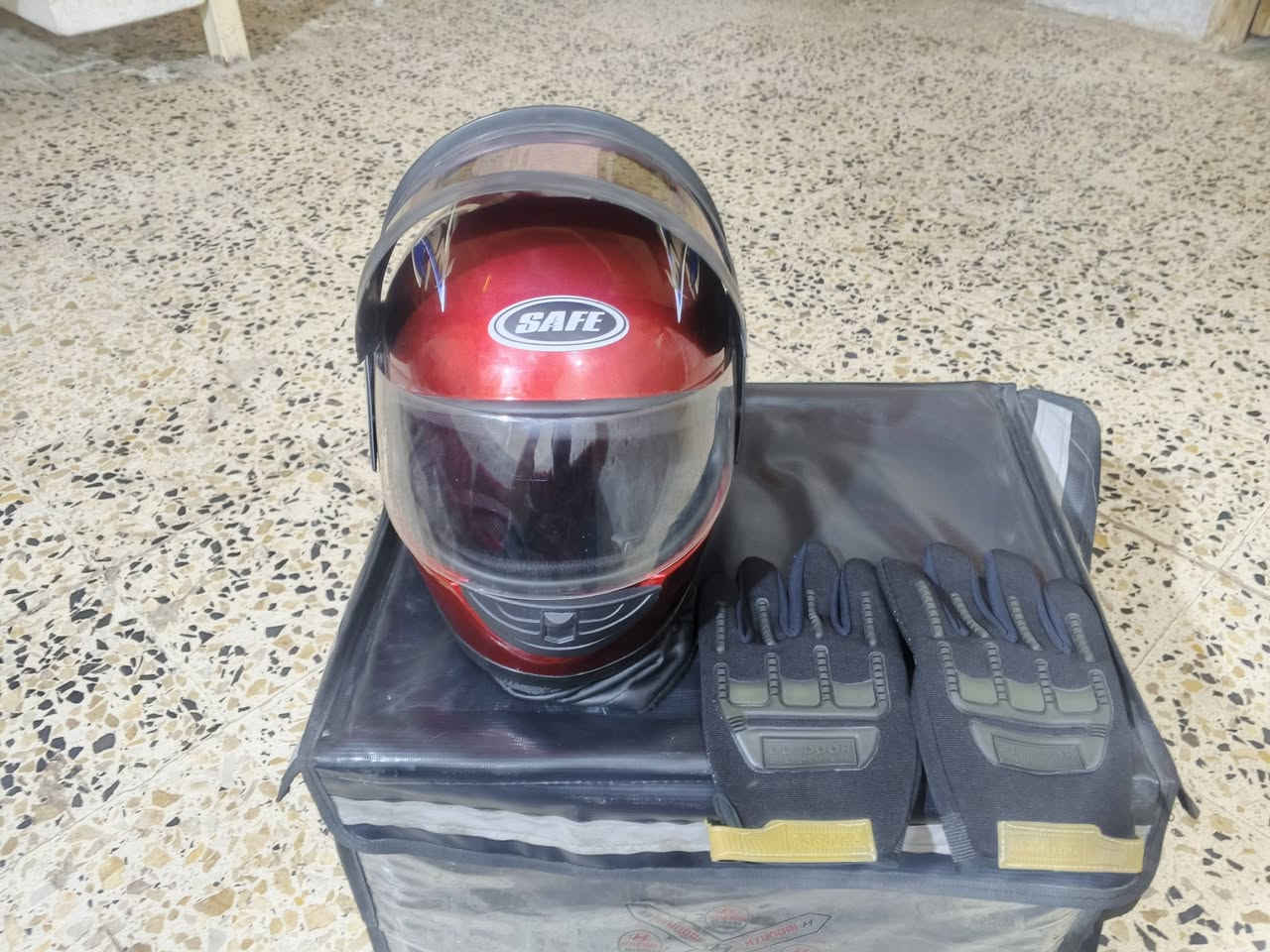 صندوق وخوثه وجفوف للبيع والله جديد صار شهرين من خثتهن جدد والله ***********
