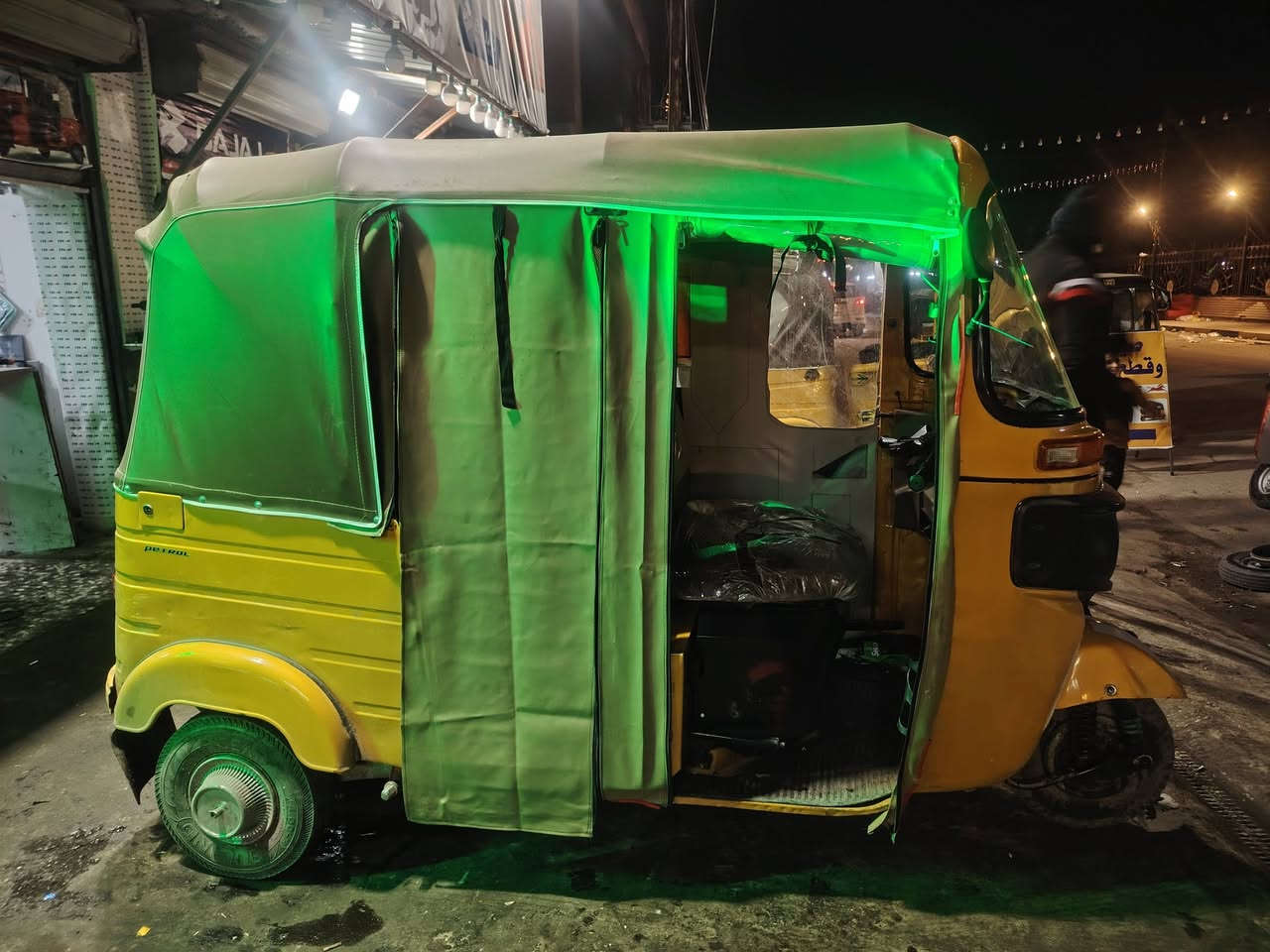 تكتك 2020 مرقم سعر 6750 وبيها مجال بغداد البياع حي العامل (بيع مستعجل) تفاصيل اتصل على الرقم  ***********
