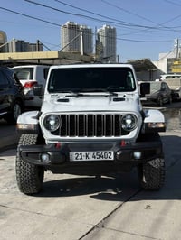 jeep wrangler RUBICON 2023 4X4 ناو سوور  ١٩٠٠٠  مایل ڕۆشتووە مەكینە ٢٠...