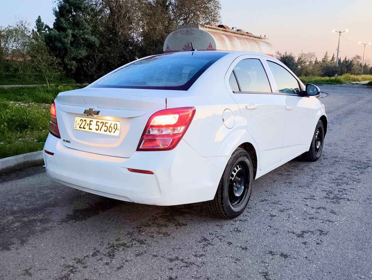 ئەڤیۆ 2019  خەلیجی تۆماتیک سپی بەفری 
گێڕ و مەکینە و تەبرید بەشەرت
وەکالەو تەحویل و  غەڕامە بەشەرت‌ بەناو خۆمە
ڕەقەمی  نوێیە  و سەنەوی تا 6/ 2029 
 مواسەفات: 
 مەکینە گەورە و  ABS و تەعدیل سوڕعە و دژە خلیسک و   وگێڕتۆماتیک و  سوکان ڤۆلیۆم  و چوارجام کارەبا و  کوشن هیتەر  و قفڵ مەرکەزی  ...
ڕەقەم هەولێرە و لەشاری هەولێرە 
هیچ سبوغ و لێدانی نیە تەنها هەندێک   ساردەکوتی  بچووکی هەیە ....
بێ مەسرەف و بێ تەقەو ڕەقە ،بەشەرت و چوار تایەی تازەی لەژێردان و سپێری دانەبەزیوە و  سەیارەکە هی دەستە..
سعری 85 وەرەقە و مەجالێکی کەم

***********
