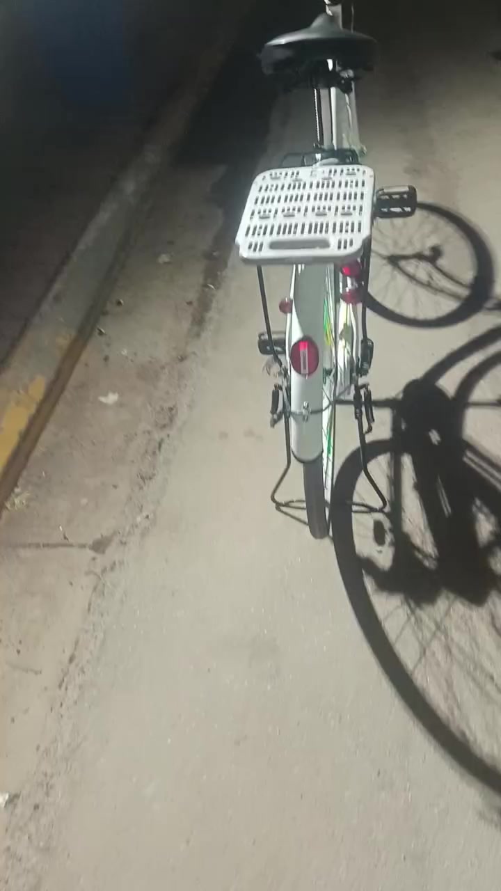 السلام وعليكم بايسكل للبيع حجم 26 نضافه كبال عينك المكان ديوانيه حي الفرات السعر 110 وبيه مجال


**إذا كنت صاحب هذا الإعلان وتريد حذفه لأي سبب، رجاءا أرسل رسالة إلى الدعم الفني**