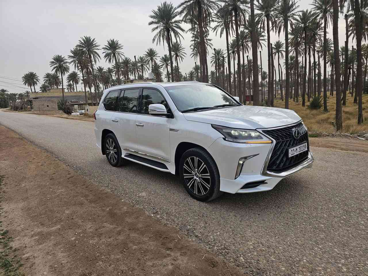 سلام عليكم عندي سياره البيع لكزز موديل 2018 رقم بغداد دولي جديده سياره وحلوه فول موصفات تحويل مباشر سياره بريم عنوان بغداد ولشراي يتصل على *********** السعر610 وبيه مجال لطيبين
