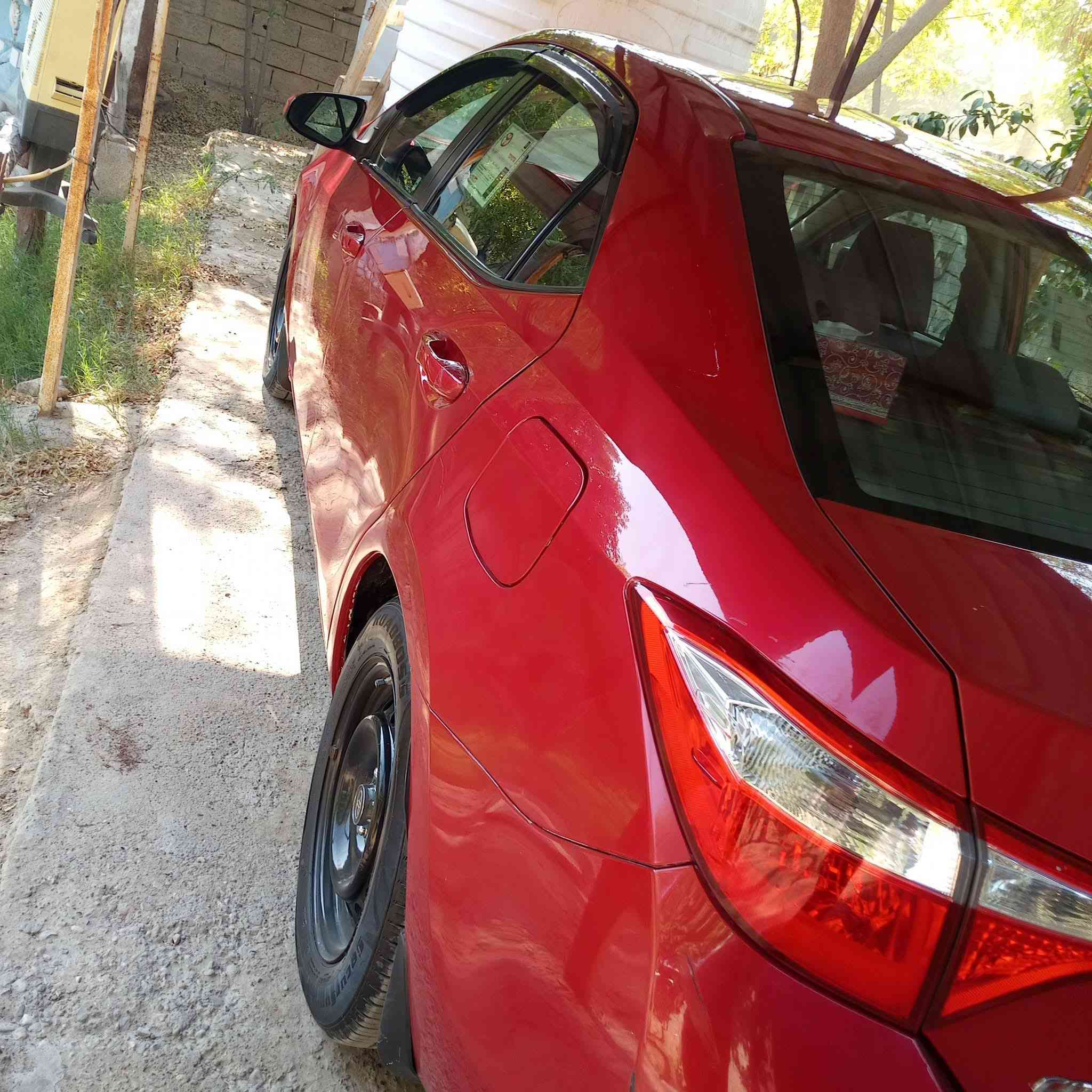 تويوتا كورلا موديل 2016 أمريكي
رقم السلمانيه دولي جديد شرط التحويل والغرامات 

محرك 1800 شرط لا مفتوح ولا تنقيص ولا تبخير 

كير شرط بدون عيب 

تبريد ثلج 

صدر امامي وخلفي جديد 

تايرات جدد 

تحكم استيرن جهتين 

مثبت سرعة 

اشاير بالمري 

تحكم امري كهربائي 
***********
