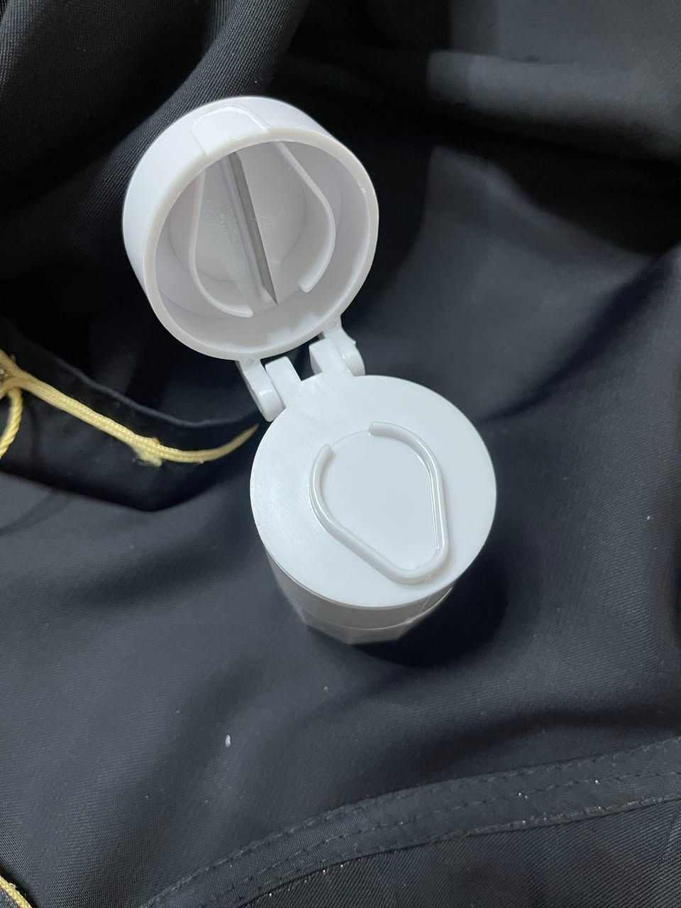 � علبة تقطيع وسحق وحفظ الحبوب الدواء 3×1 🔹
تريد تسهّل أخذ الدواء؟ هاي العلبة عملية ومريحة جداً 👍

✅ تقسم الحبة نصين بسهولة
✅ تطحن الحبوب وتصير بودرة
✅ بيها مكان لحفظ الدواء
✅ حجم صغير وسهل الحمل
✅ مناسبة لكبار السن والأطفال

💰 السعر: ١٠,٠٠٠ دينار فقط
🚚 التوصيل: ٥,٠٠٠ دينار لجميع محافظات العراق

للطلب والاستفسار خاص �


**إذا كنت صاحب هذا الإعلان وتريد حذفه لأي سبب، رجاءا أرسل رسالة إلى الدعم الفني**