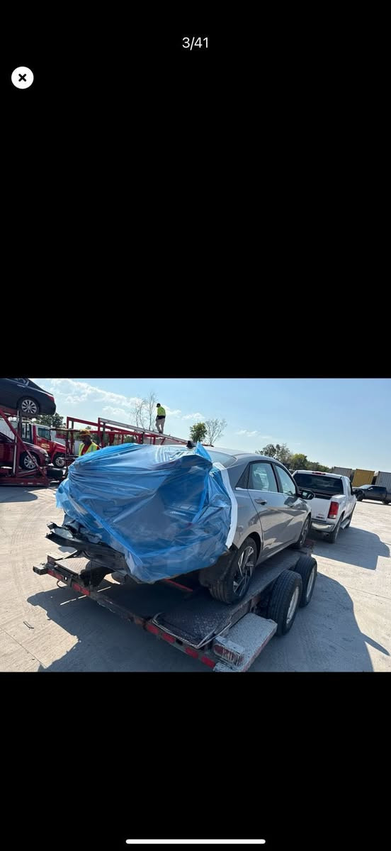 السلام عليكم النترا شكل جديد موديل 2025 محرك 2000 دوش فئه سياره sle فول مواصفات سياره ماشيه 22 صبغ بيه جنطه فقط بدون يرياك بدون دواخل صور حادث بلمنشور 
مكان سياره الكاظميه شارع اكد سياره رقم اربيل تريد تحويل تريد وكاله سعر167وبيه مجال قليل الاتصال ***********
