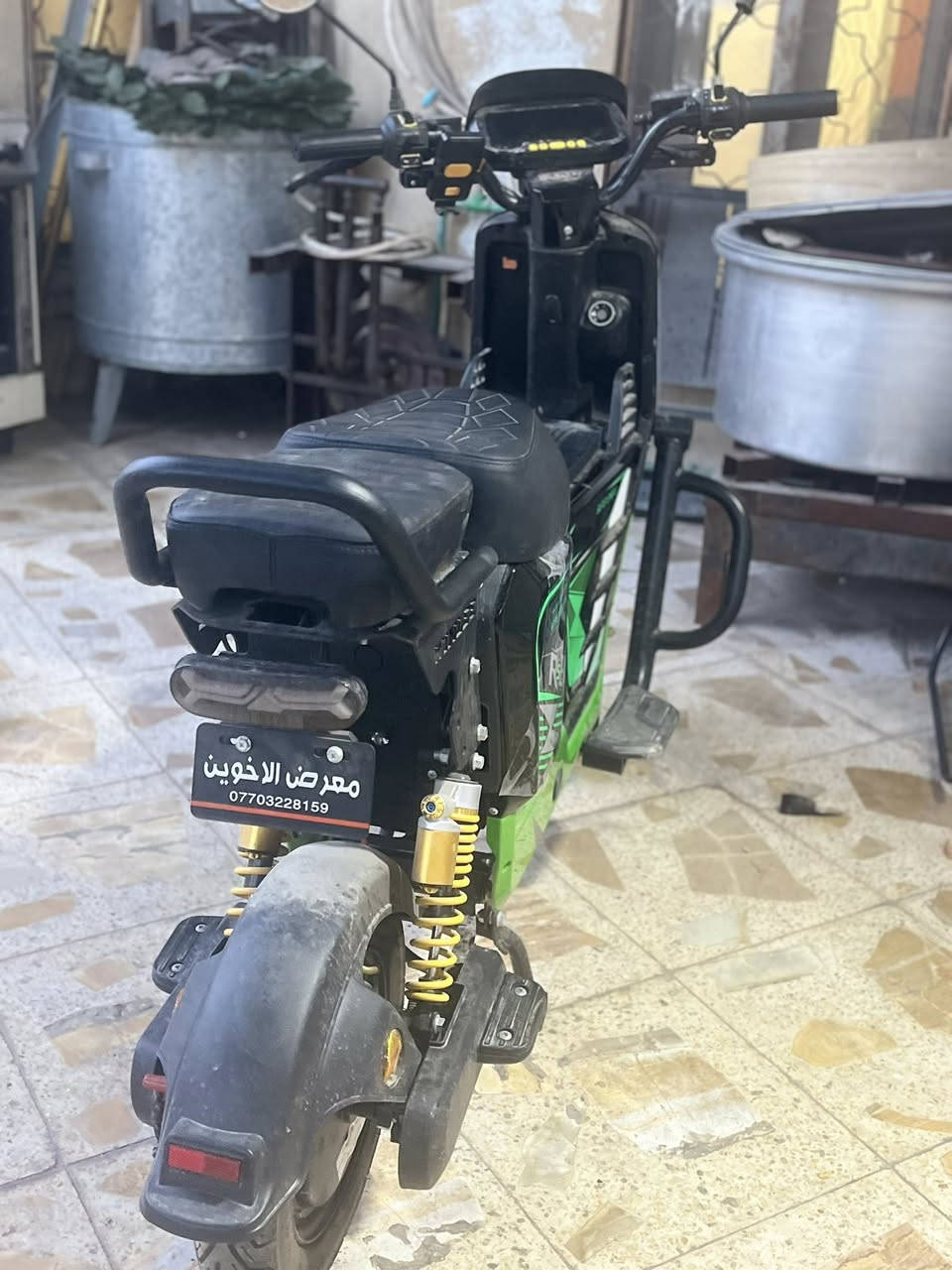 دراجه r9 rs ام الصندوق دراجه جديده بعدها بـ تراب الشركه ماشيه 6 كيلو فقط يعني اخت الجديده بصمات وسويجات كاملات بطاريات بعدهن بجيسهت يعني كتلك أخت الجديده رايدها 560 وبيها مجال قليل المو شراي لا يراسل ***********
